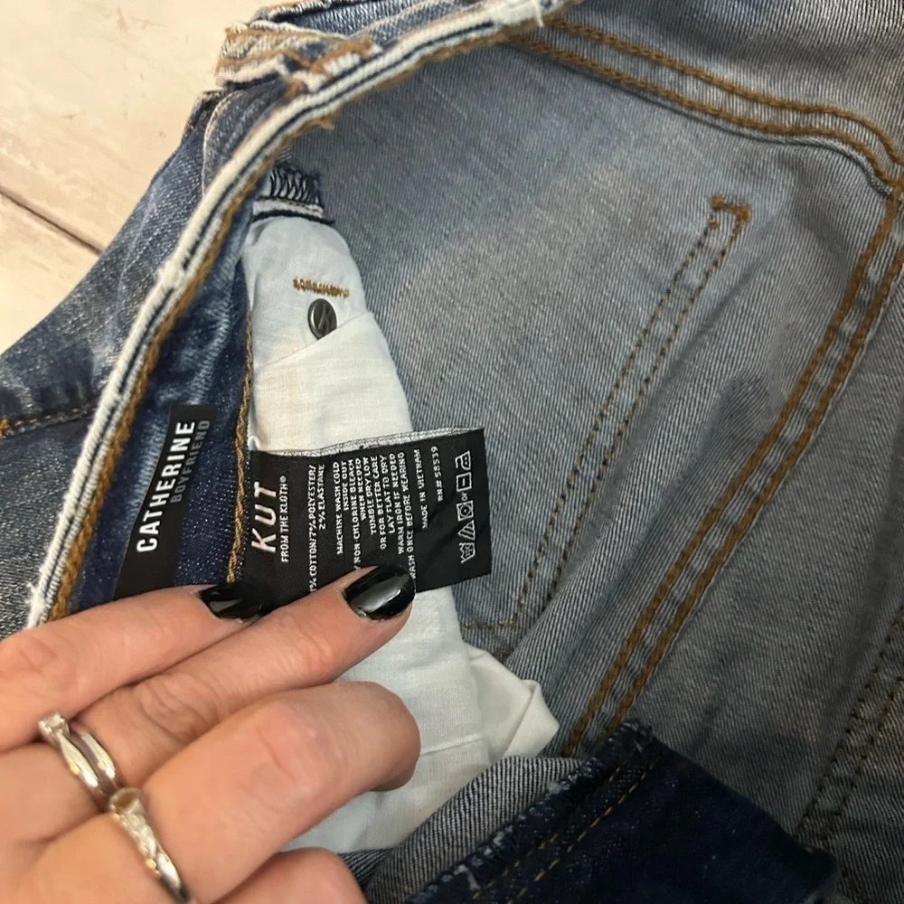NWT KUT from the Kloth Catherine Boyfriend Jeans Size 2